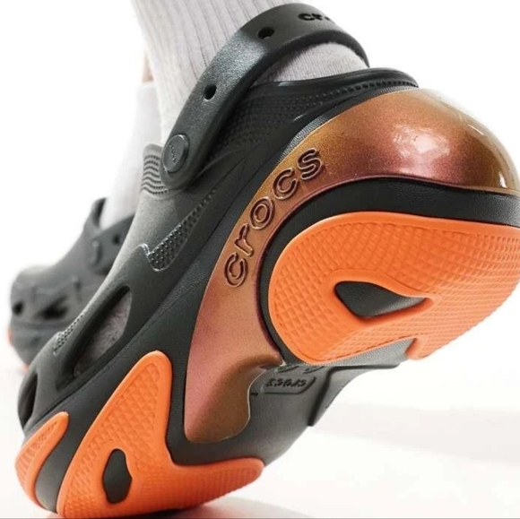 Crocs Clogs - Picture 11 of 12